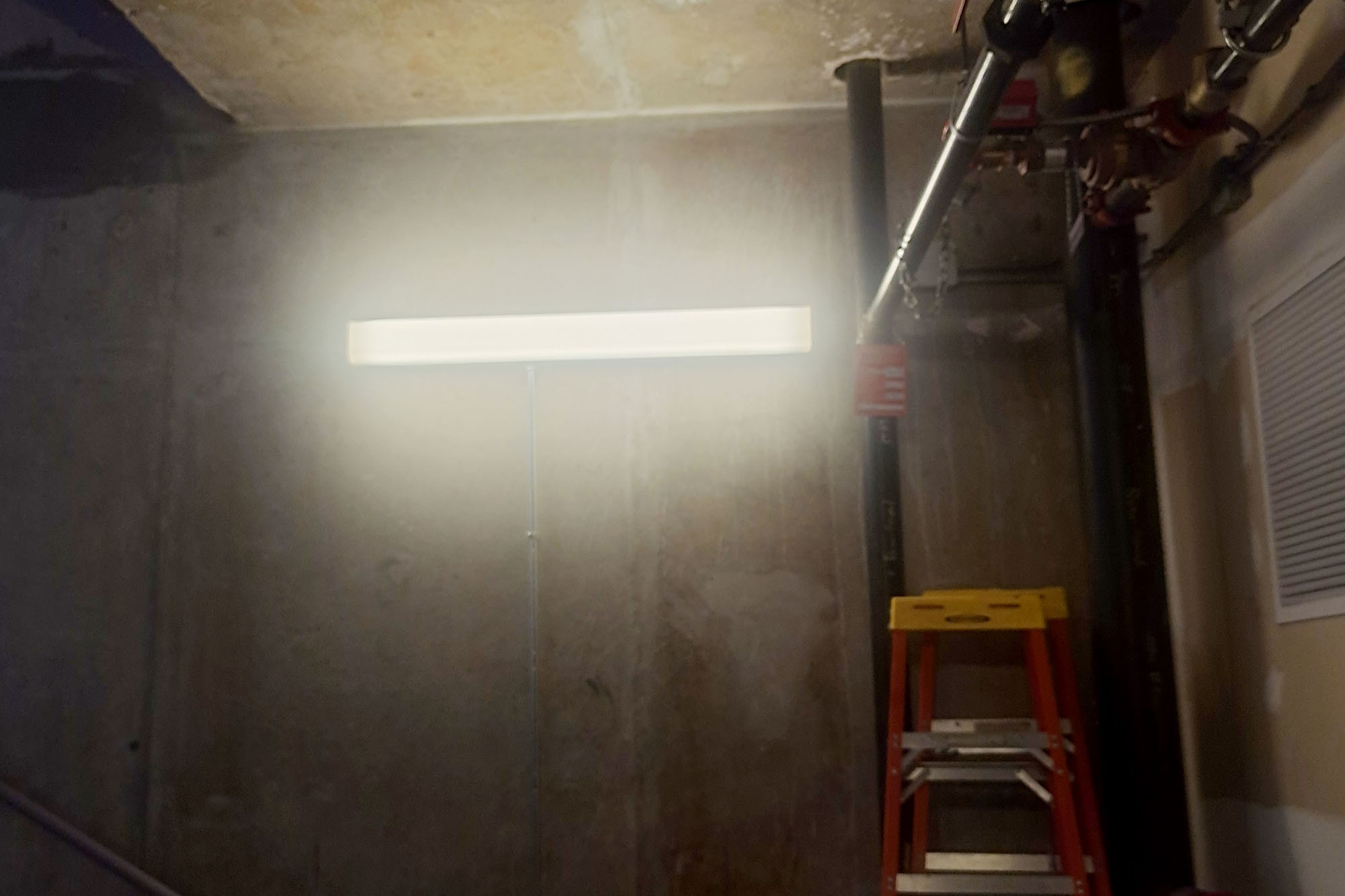 trường hợp công ty mới nhất về Ứng dụng đèn cầu thang LED